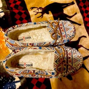 Minnetonka moccasin slippers women